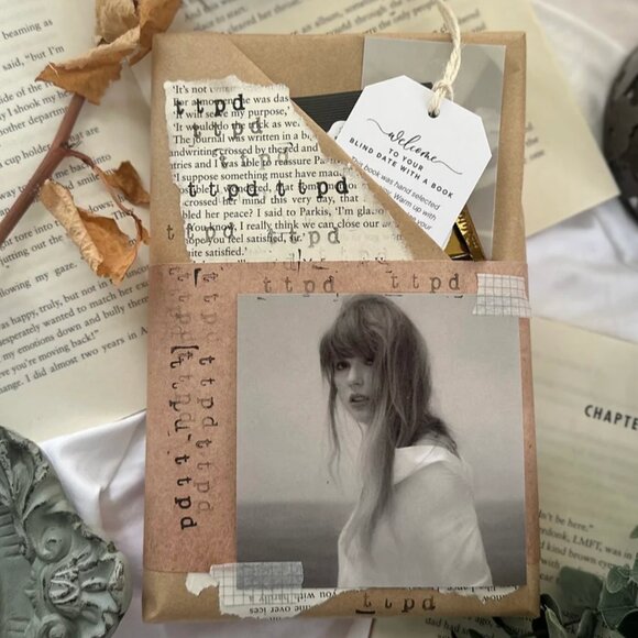 Taylor Swift Blind Date with a Book – Your Favorite Era from the Eras Tour! - Picture 1 of 8